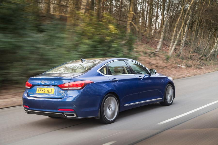  Hyundai Genesis Executive Saloon 2015 года  (фото 5 из 13)